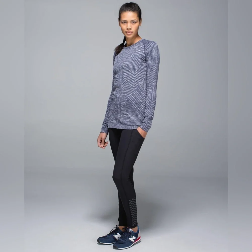 Lululemon Rest Less Pullover in Heathered Cadet Blue Size 10.